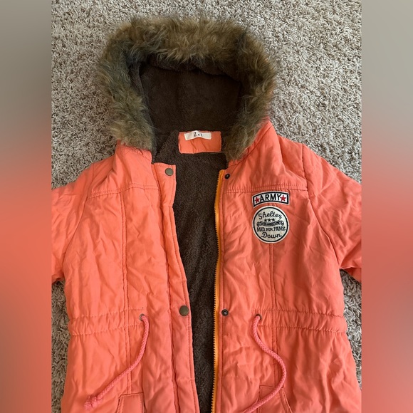 Z & I Warm Winter Jacket has multiple pockets orange/peach color size small - Picture 6 of 6